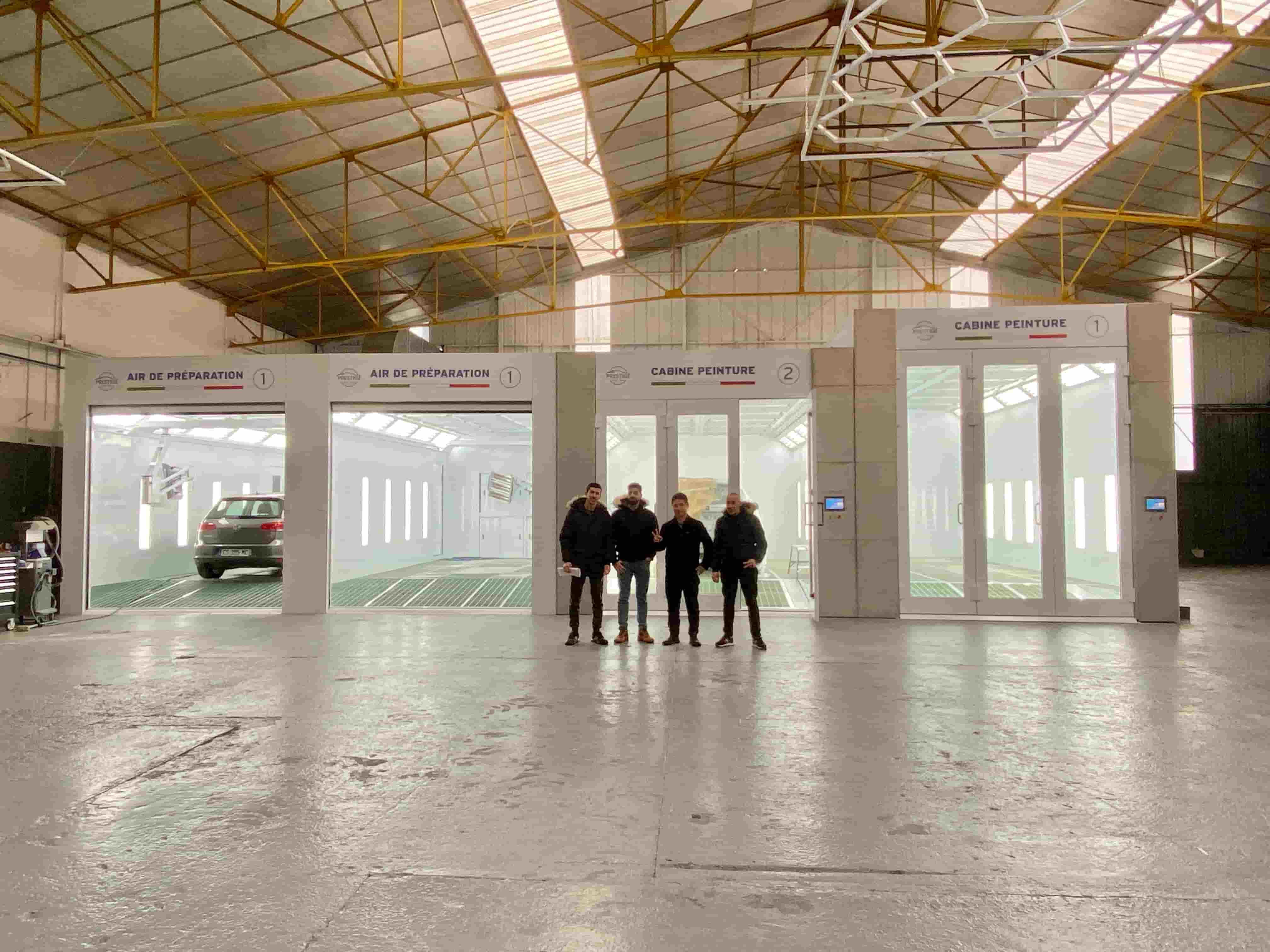 Cabine de peinture automobile